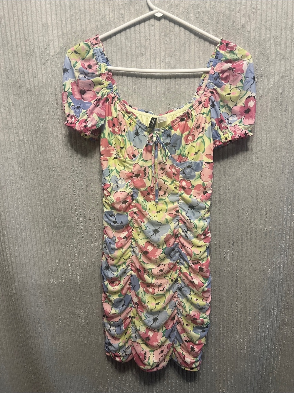 Divided Floral Ruched Puff-Sleeve Midi Dress in Pink, Blue & Yellow XS